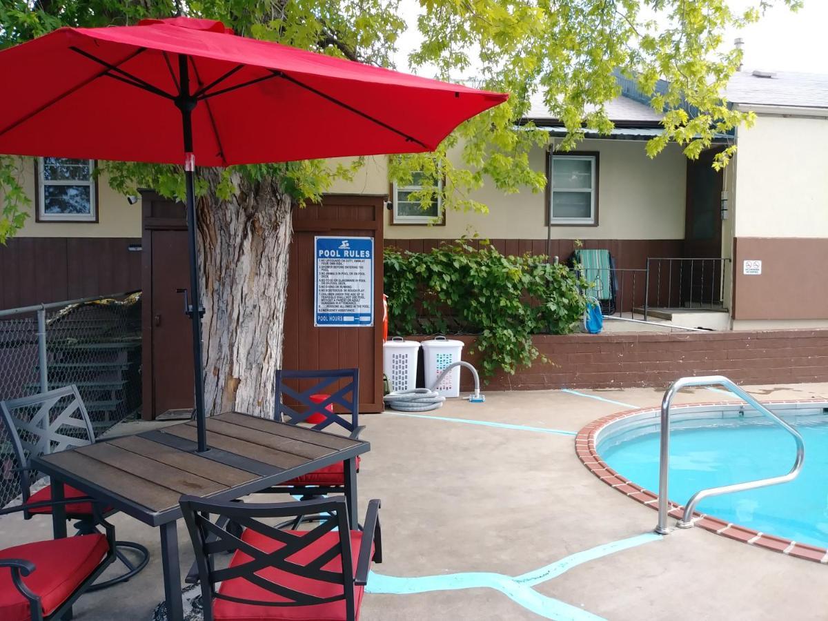 Bell'S Motor Lodge Motel - Spearfish Bagian luar foto