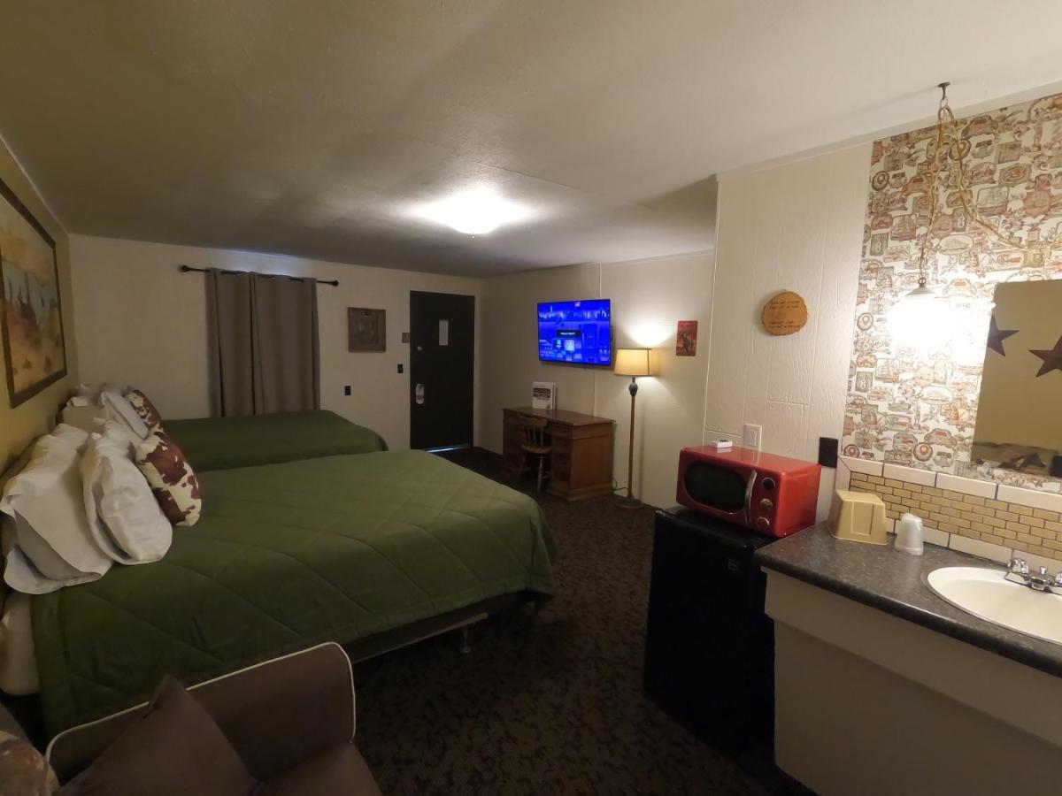 Bell'S Motor Lodge Motel - Spearfish Bagian luar foto