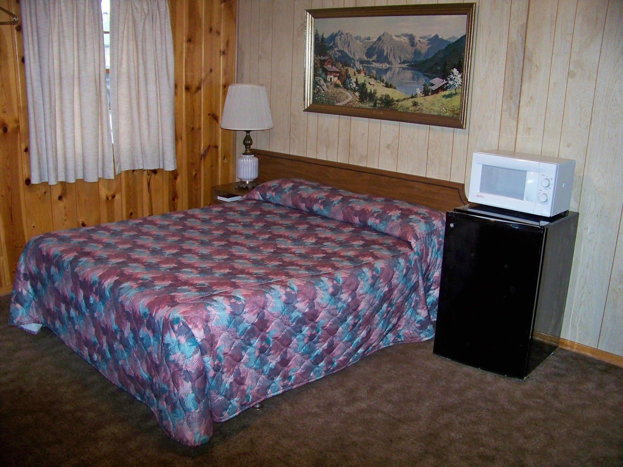 Bell'S Motor Lodge Motel - Spearfish Bagian luar foto