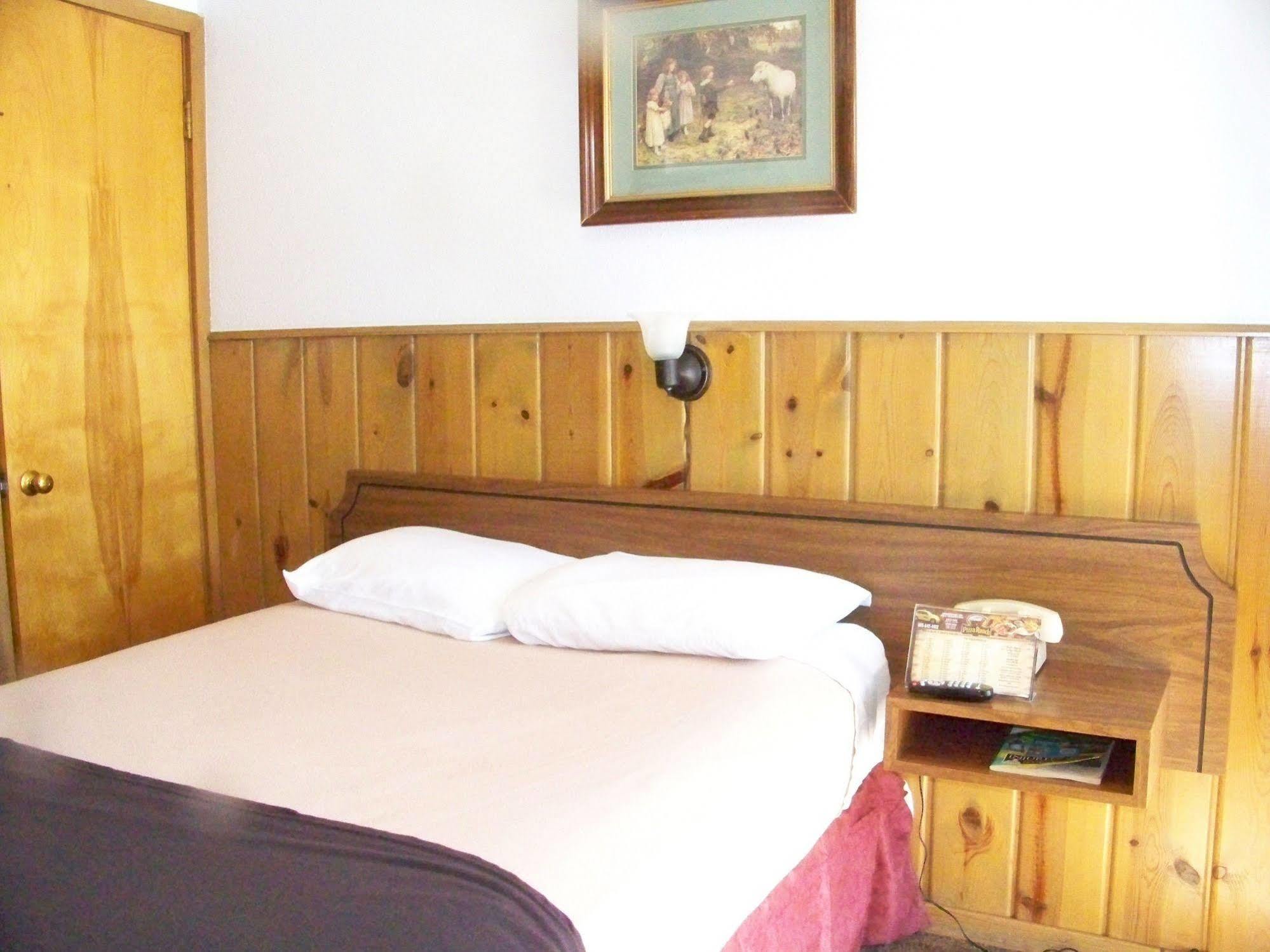 Bell'S Motor Lodge Motel - Spearfish Bagian luar foto