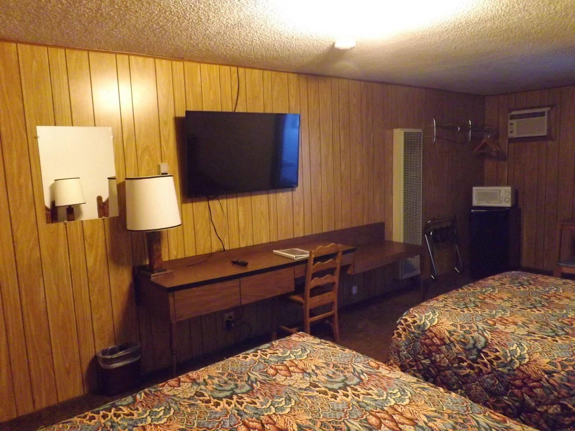 Bell'S Motor Lodge Motel - Spearfish Bagian luar foto