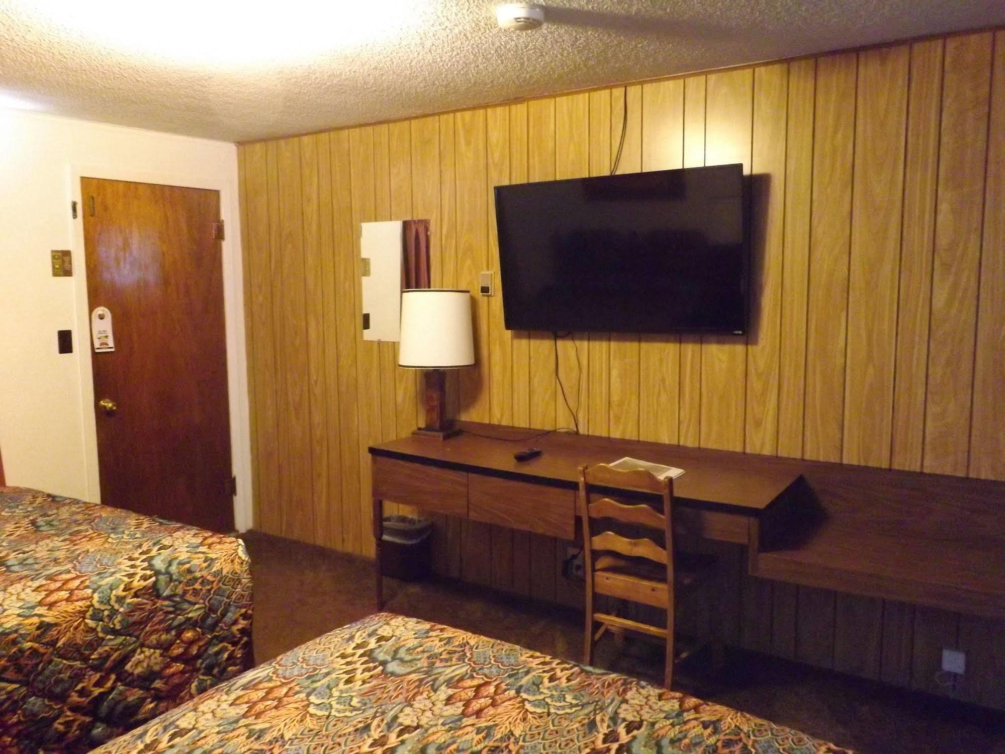 Bell'S Motor Lodge Motel - Spearfish Bagian luar foto