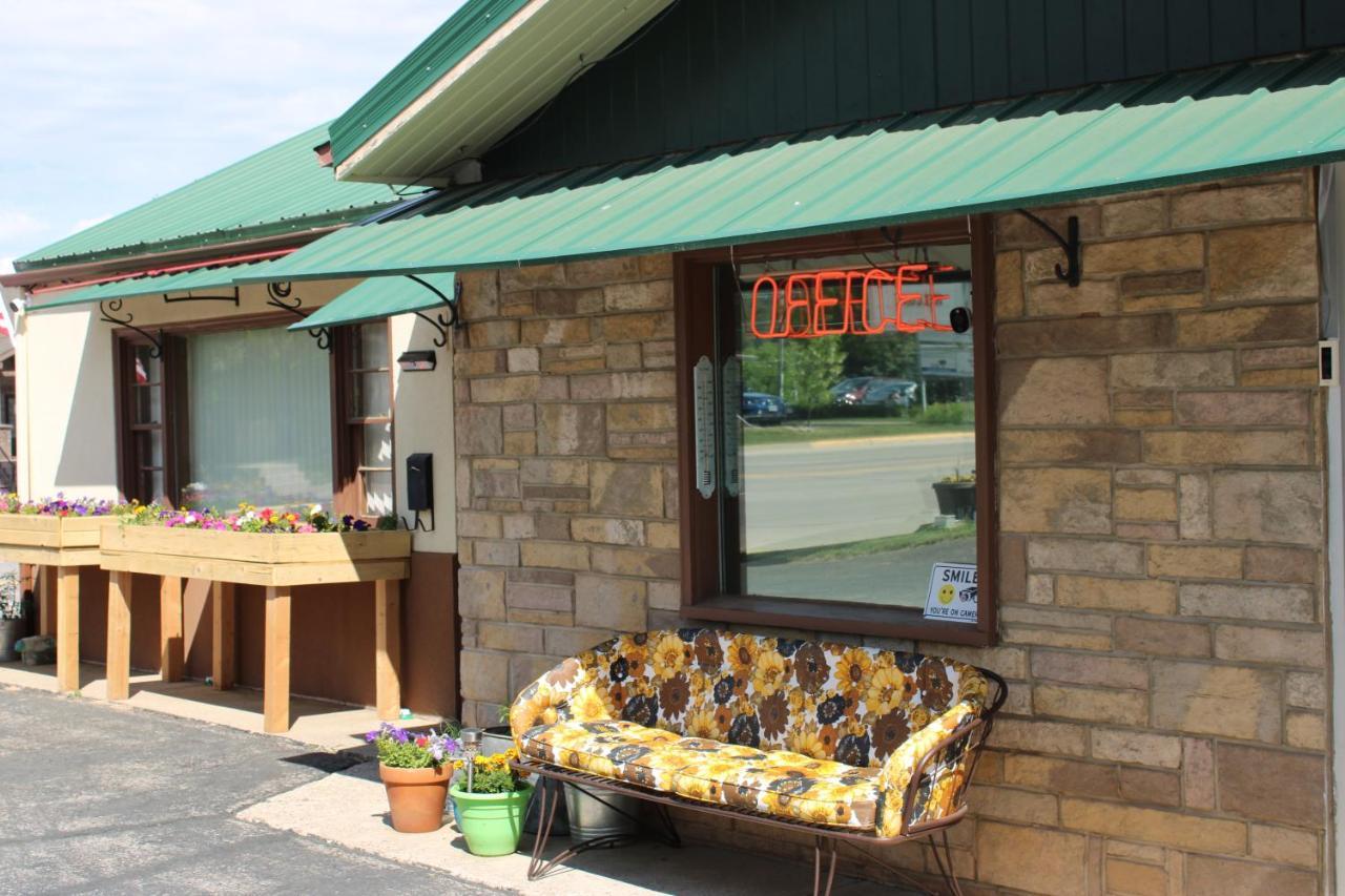 Bell'S Motor Lodge Motel - Spearfish Bagian luar foto